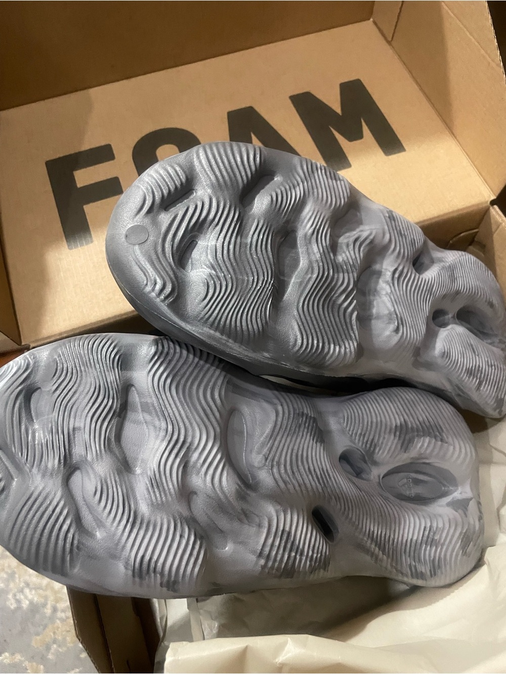 Yeezy Foam RNS - Picture 3 of 4